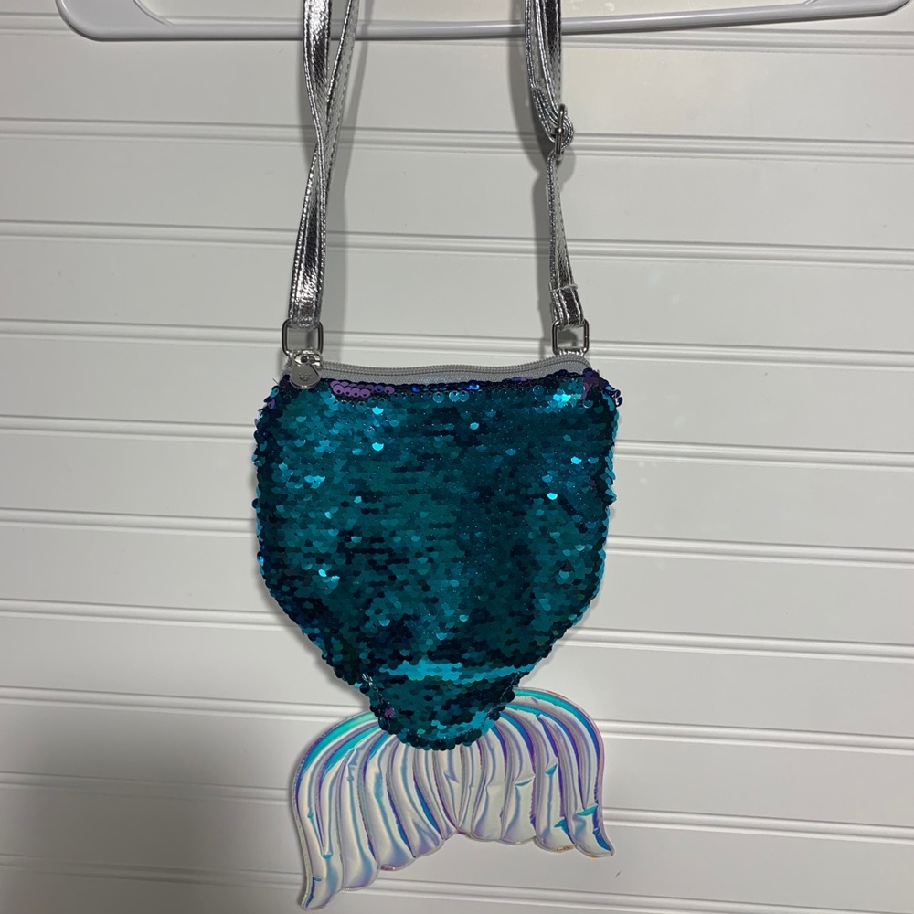 Justice purse
